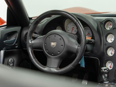 Used 2005 Dodge Viper SRT-10 w/ Copperhead Edition Group RWD image 98