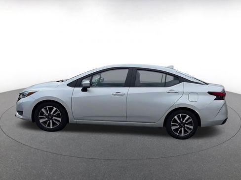 Used 2025 Nissan Versa SV FWD image 9