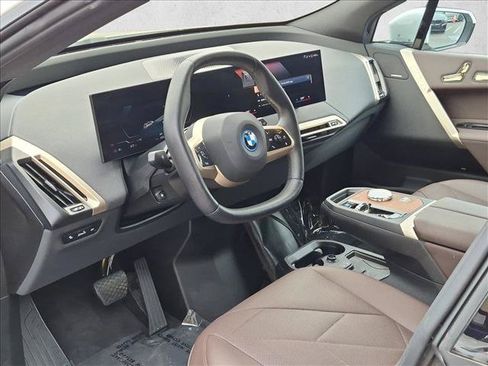Used 2023 BMW iX xDrive50 w/ Premium Package AWD/4WD image 10