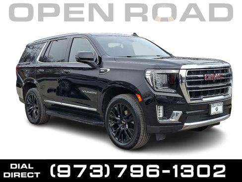 Used 2022 GMC Yukon SLT w/ SLT Premium Package image 1