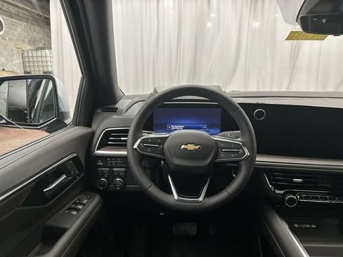 New 2026 Chevrolet Suburban Premier image 13