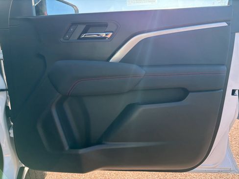 Used 2023 Chevrolet Colorado Z71 w/ Advanced Trailering Package image 31