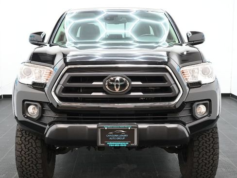 Used 2020 Toyota Tacoma SR5 AWD/4WD image 7