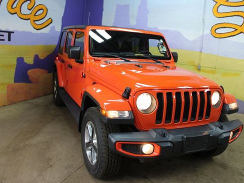 Used 2020 Jeep Wrangler Unlimited Sahara w/ Dual Top Group AWD/4WD image 2