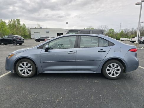 Used 2023 Toyota Corolla LE image 4