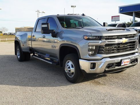 Used 2025 Chevrolet Silverado 3500 LT w/ Texas Edition image 3