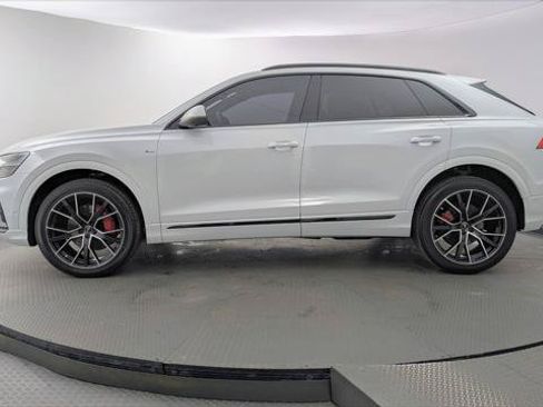Used 2023 Audi Q8 Premium Plus w/ Premium Plus Package AWD/4WD image 3