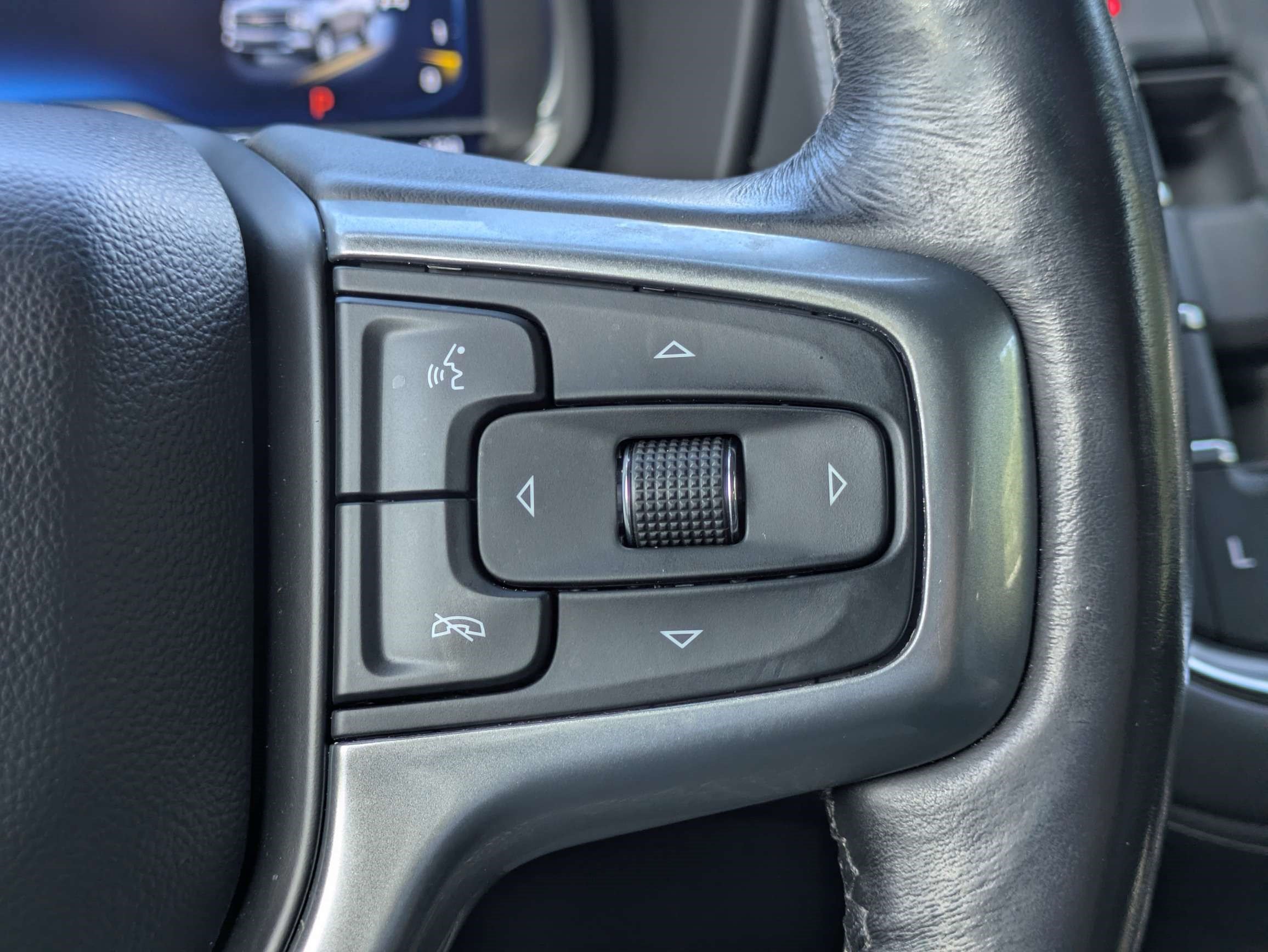Used 2022 Chevrolet Tahoe Z71 w/ Luxury Package AWD/4WD image 24