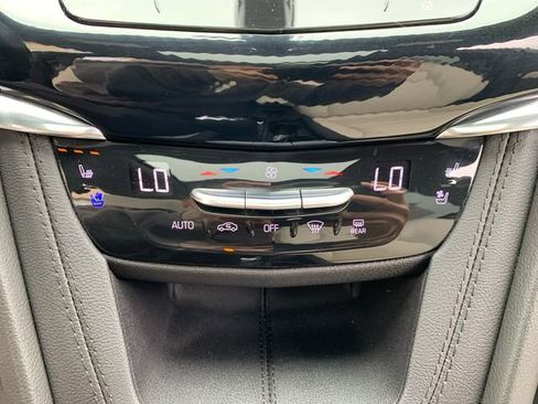 Used 2023 Cadillac XT6 Sport image 28