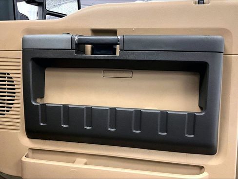 Used 2011 Ford F250 XLT w/ Camper Pkg image 23