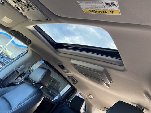 Used 2023 Honda Odyssey Touring image 28