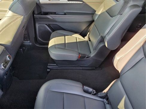 New 2025 Ford Explorer Active w/ Active Comfort Package image 35