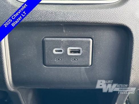 New 2025 Chevrolet Blazer LT w/ Convenience Package image 25