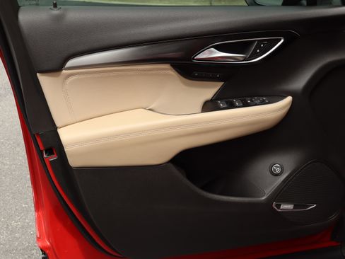 Used 2025 Buick Envision Preferred AWD/4WD image 19