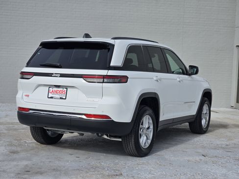 New 2025 Jeep Grand Cherokee Laredo RWD image 4