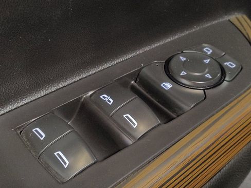 Used 2021 GMC Acadia SLE w/ Driver Convenience Package image 27