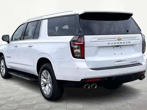 Used 2023 Chevrolet Suburban Premier image 4