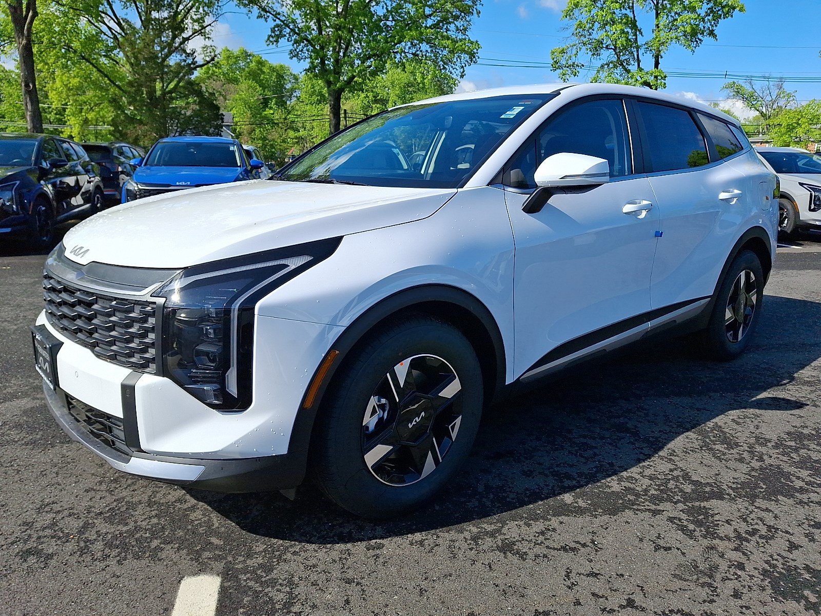 New 2026 Kia Sportage LX w/ LX Convenience Package FWD image 3