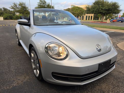 Used 2013 Volkswagen Beetle 2.5 FWD image 34