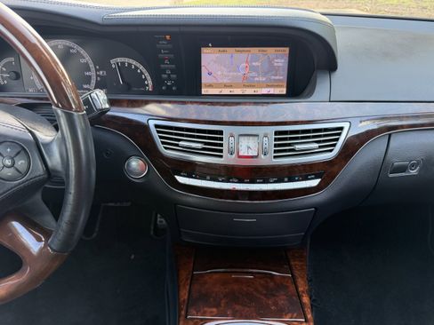 Used 2011 Mercedes-Benz S 550 image 31