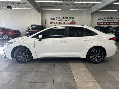 Used 2021 Toyota Corolla SE w/ Carpet Mat Package (TMS) image 15