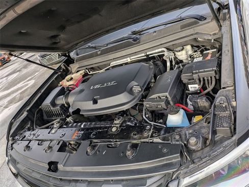 Used 2017 Chevrolet Colorado LT w/ Midnight Edition image 38