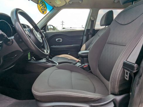 Used 2019 Kia Soul FWD image 10