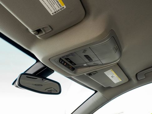 Used 2018 GMC Acadia SLT image 28