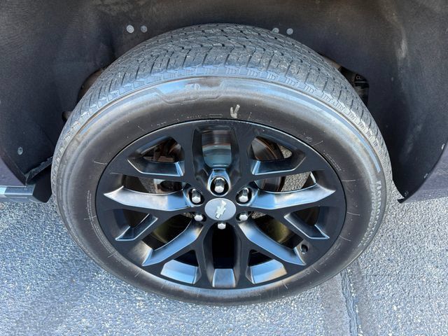 Used 2017 Chevrolet Suburban Premier AWD/4WD image 17
