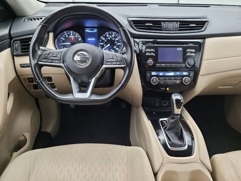 Used 2017 Nissan Rogue SV image 22