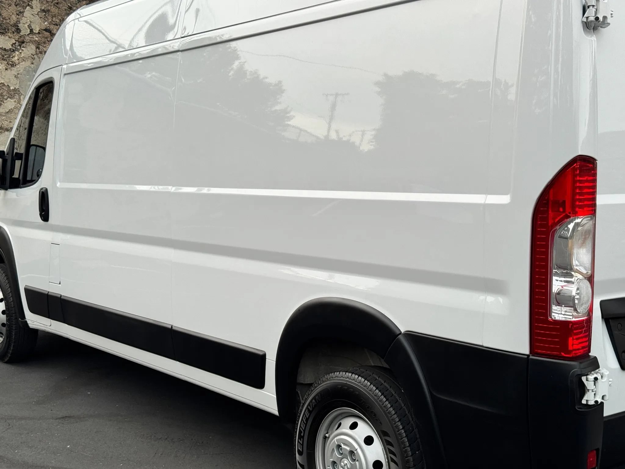 Used 2023 RAM ProMaster 2500 FWD image 13