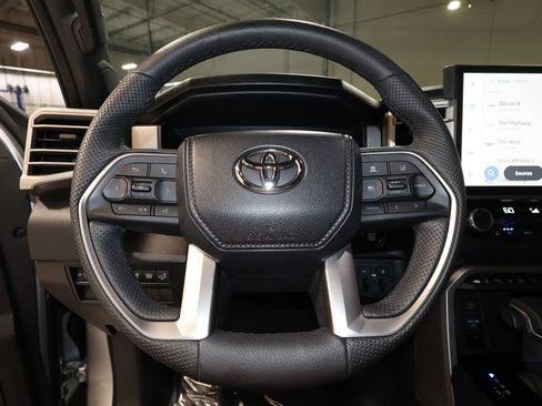 Used 2025 Toyota Tundra Limited AWD/4WD image 10