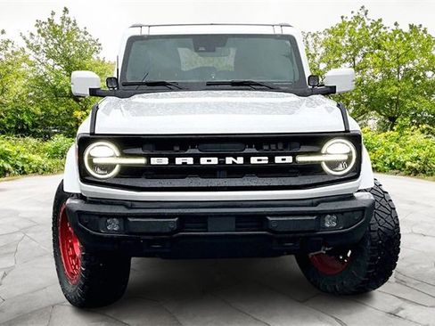 Used 2022 Ford Bronco Outer Banks image 2