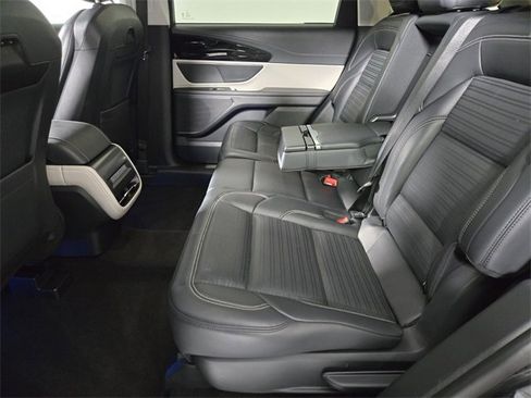 Certified 2024 Lincoln Nautilus Reserve image 11