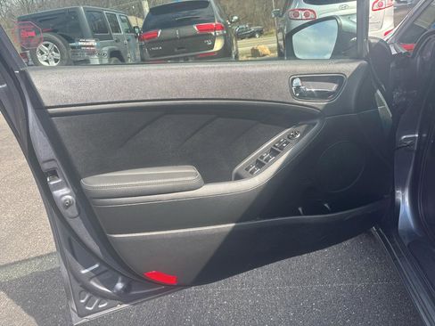 Used 2018 Kia Forte S image 10