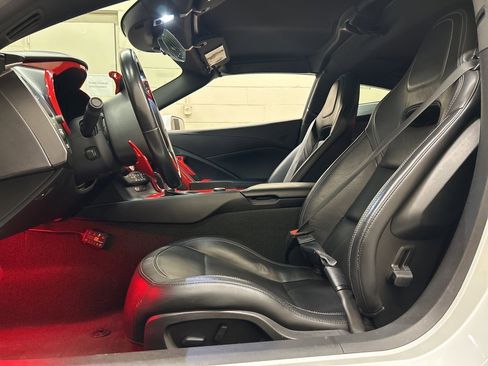 Used 2019 Chevrolet Corvette Stingray Coupe w/ 1LT image 7