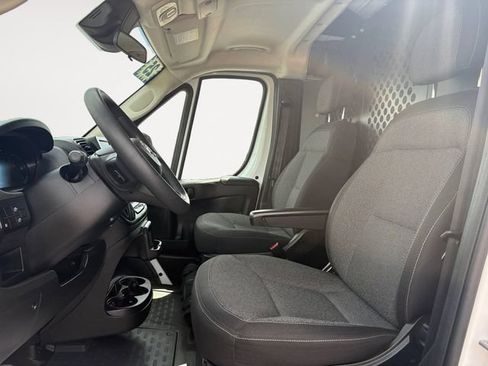 Used 2025 RAM ProMaster 2500 w/ U-Haul Equipment Group FWD image 9
