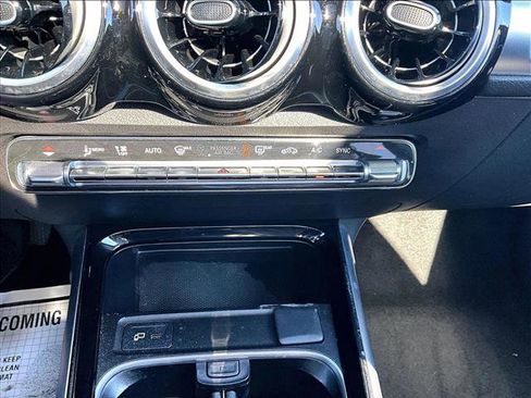 Used 2023 Mercedes-Benz GLB 250 image 23