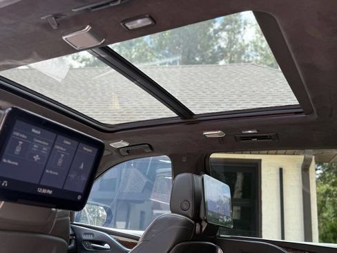 Used 2021 Cadillac Escalade ESV Sport Platinum image 10