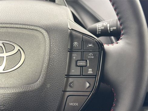 Used 2025 Toyota Prius XSE Premium image 20