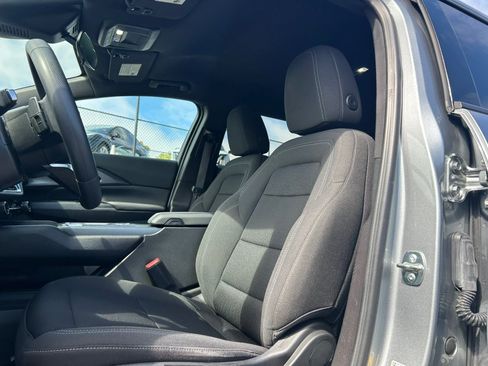 Used 2025 Chevrolet Equinox EV LT FWD image 17