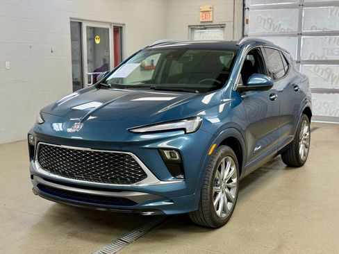 Used 2024 Buick Encore GX Avenir AWD/4WD image 3