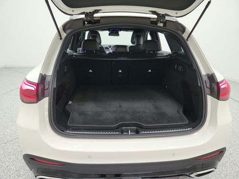 Used 2025 Mercedes-Benz GLC 350e 4MATIC image 28