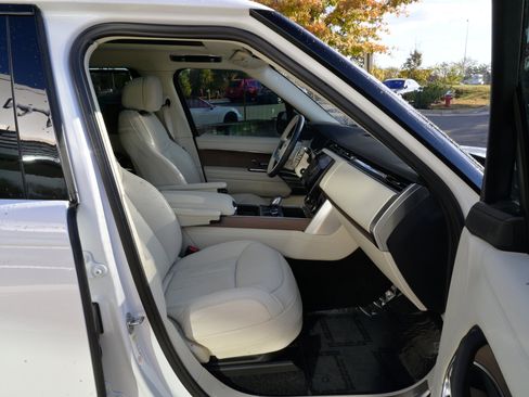 Used 2023 Land Rover Range Rover Autobiography image 56