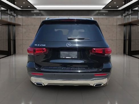 Used 2021 Mercedes-Benz GLB 250 image 8