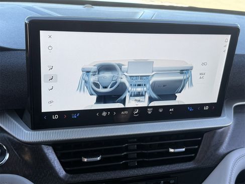 Used 2025 Ford Explorer Platinum w/ Ultimate Package image 29