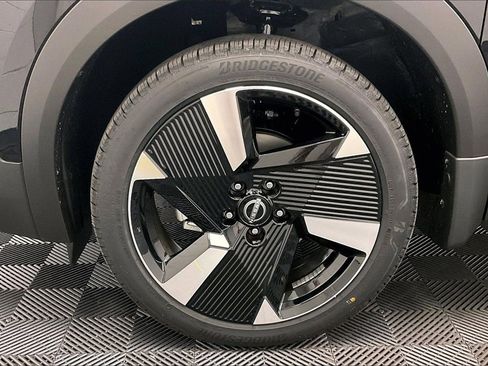 Certified 2026 Nissan Kicks SR w/ Cold Weather Package image 8