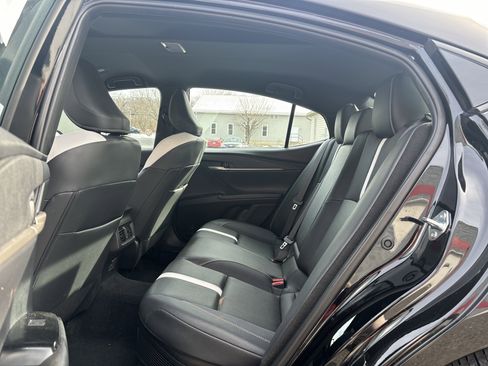 Used 2025 Toyota Camry SE image 14