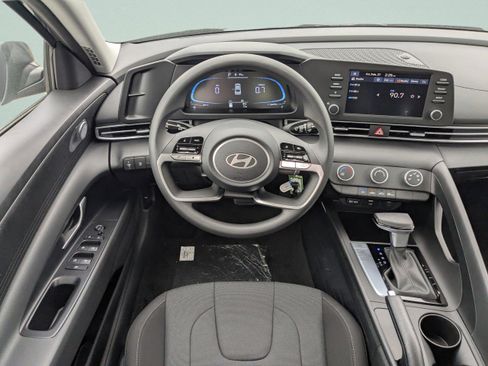 New 2026 Hyundai Elantra SE image 22