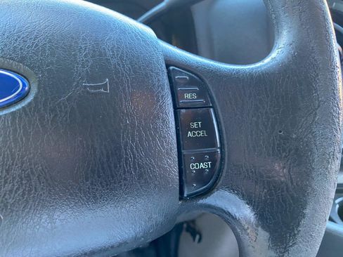 Used 2016 Ford E-350 and Econoline 350 Super Duty image 42